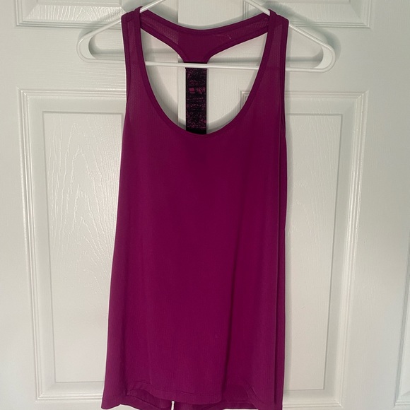 Old Navy Workout Tank - Picture 1 of 2